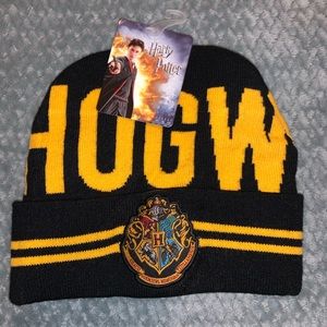 NWT Harry Potter Beanie -Hogwarts